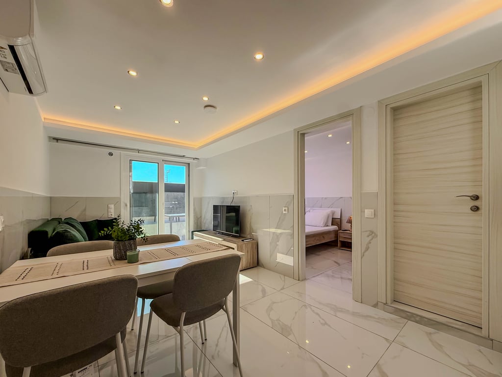 Poolside Luxury & Modern Comfort: Your Perfect Couple's Retreat at MELISSA Suites