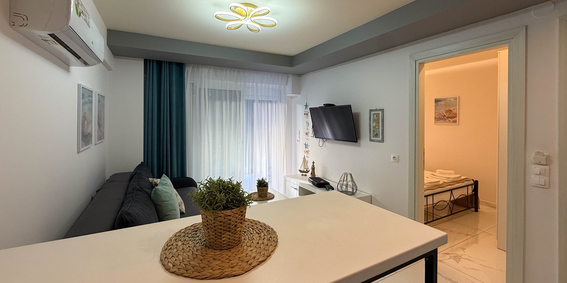 Ilektra Suites by SDR: Your High-Tech Hub for Remote Work in Paralia Katerini