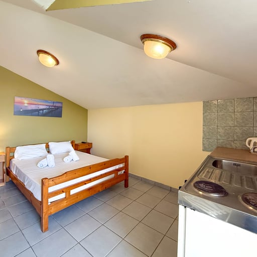 Budget Double Room photo 3