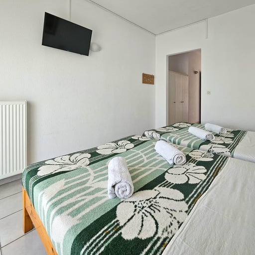 Quadruple Room with Street View photo 2