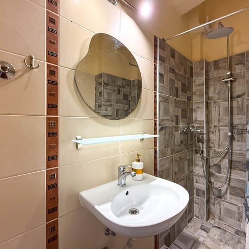 Apartment 5 photo 19