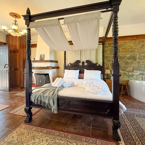 King Suite with Spa Bath for 3 photo 10