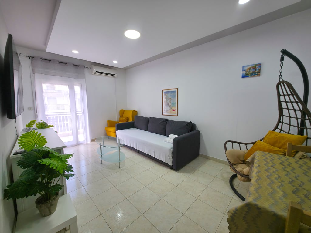 Petrakis Apartment by SDR