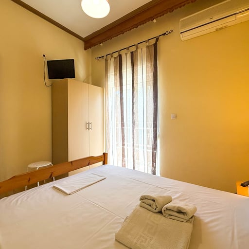 Apartment 4 photo 13