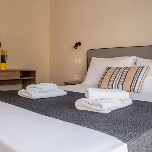 Double Room with Balcony, 1st Floor photo 4