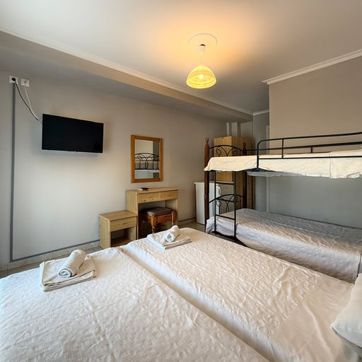 Quadruple Room photo 5