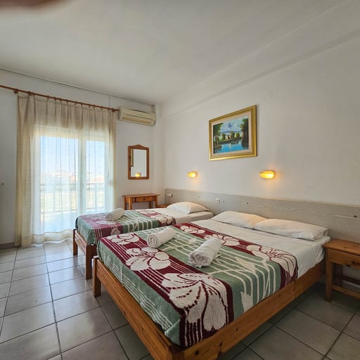 Triple Room with Street View photo 1