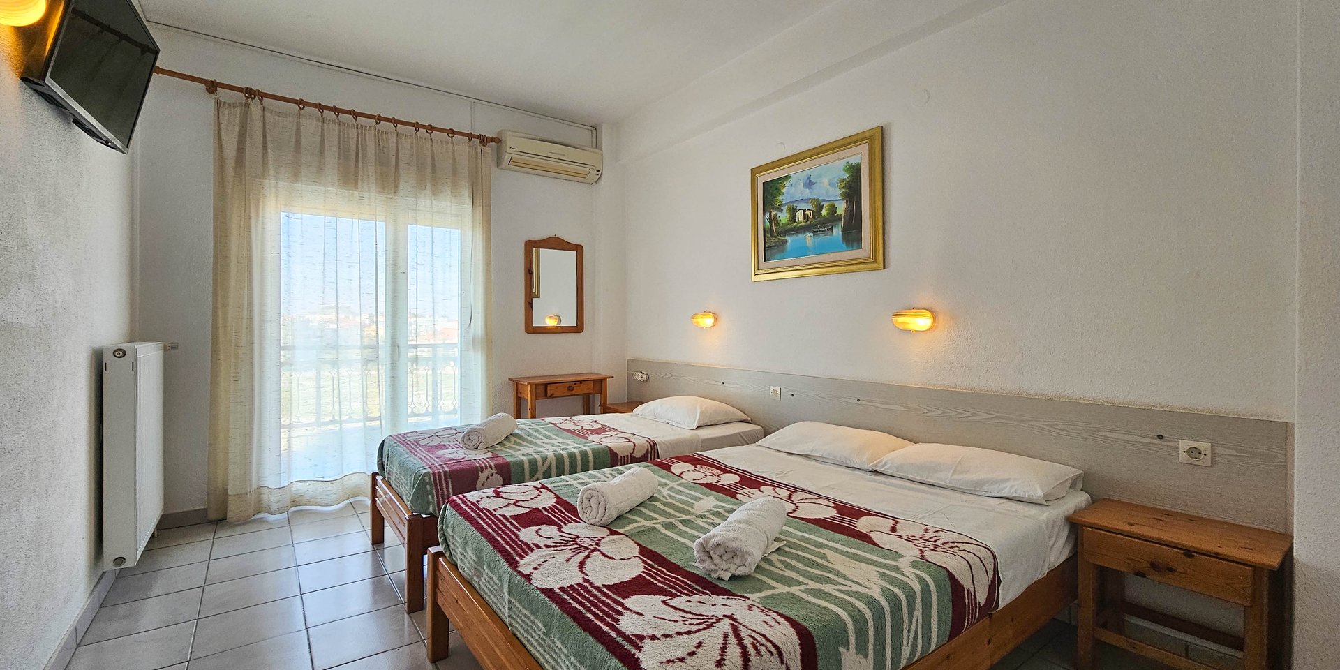 Triple Room with Street View