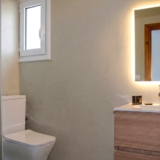 One Bedroom Apartment with kitchenette, Balcony, 2nd Floor. photo 1