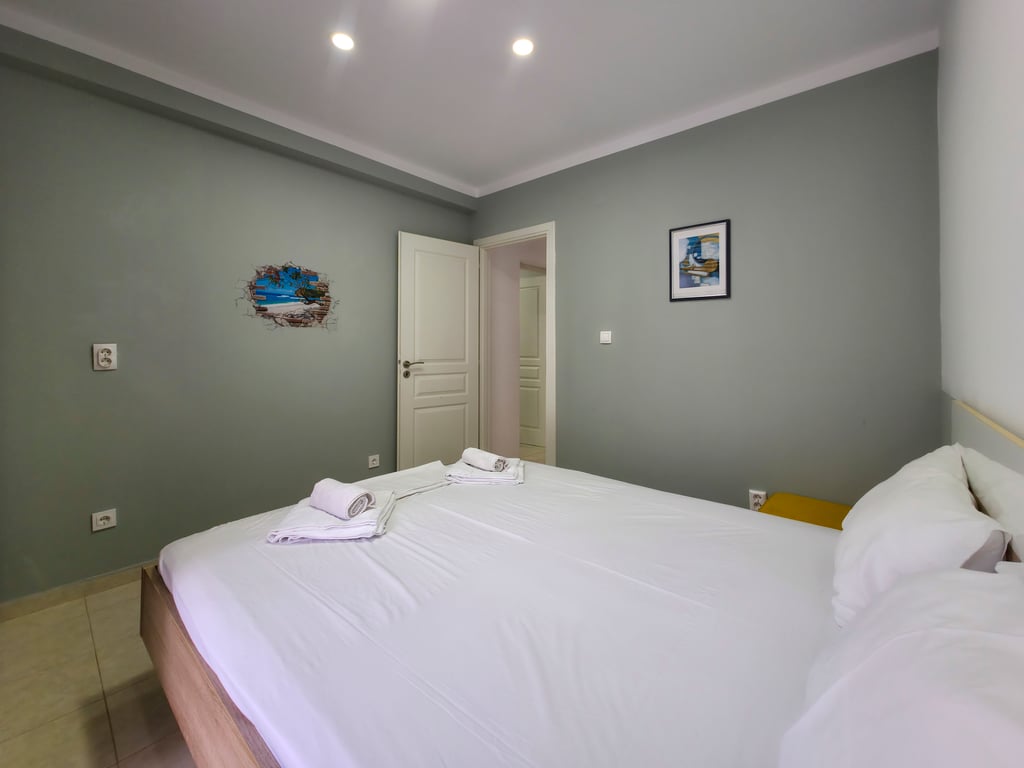 Petrakis Apartment by SDR