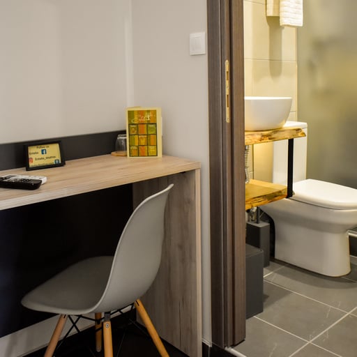 Double Room, 𝗡𝗼 𝗕𝗮𝗹𝗰𝗼𝗻𝘆, City View, Non-Smoking photo 6