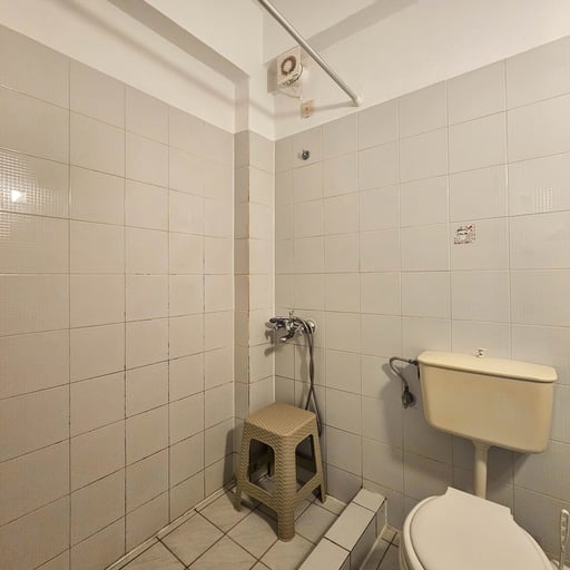 Triple Twin Room with Street View photo 8