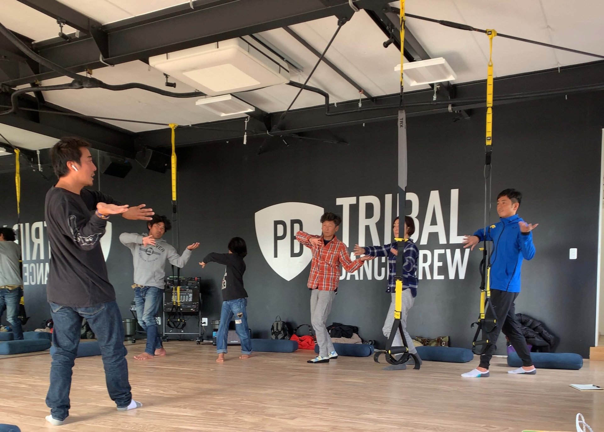 blog_【違いは何？】プロサーファーとアマチュア【サーフィンでの体の使い方】