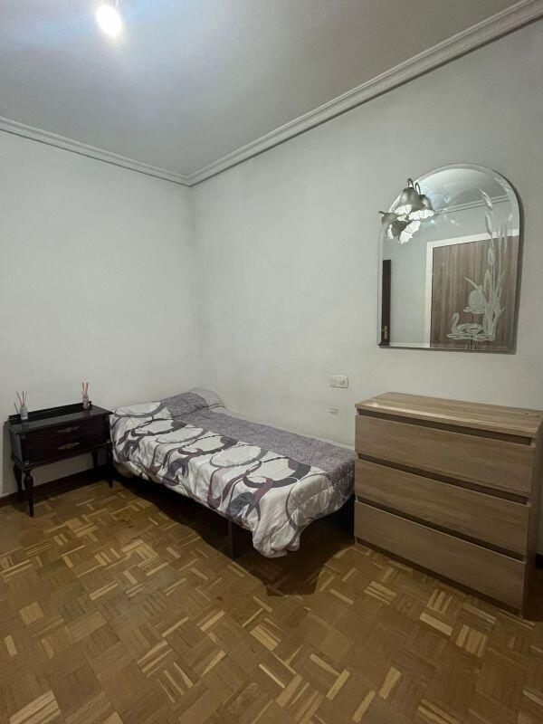 Chambre simple.  1