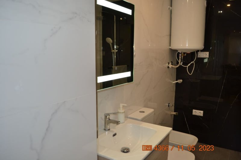 Piso &middot; 1 habitación.  12