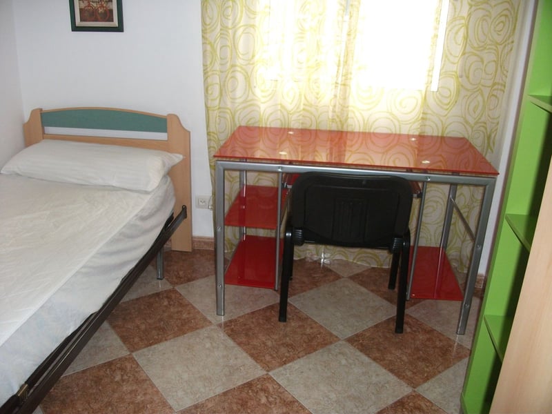Jednolůžkový pokoj.  14
