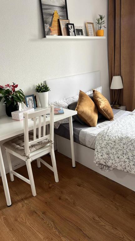 Quarto de solteiro.  1