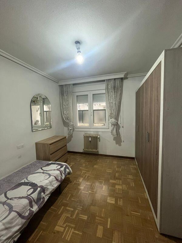 Chambre simple.  2