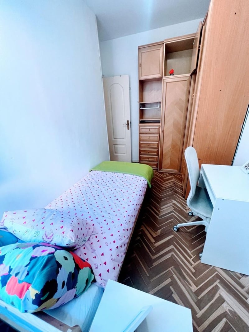 Quarto de solteiro &middot; Raparigas.  5