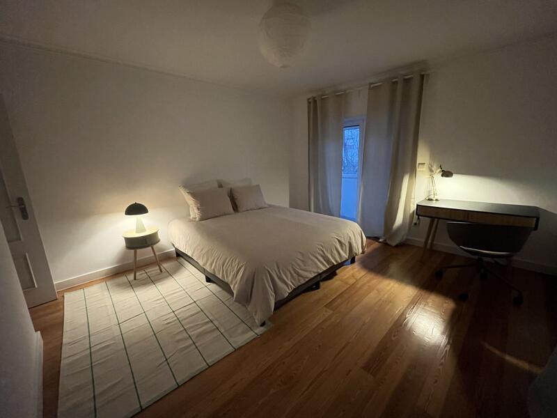 Kahden hengen huone.  2