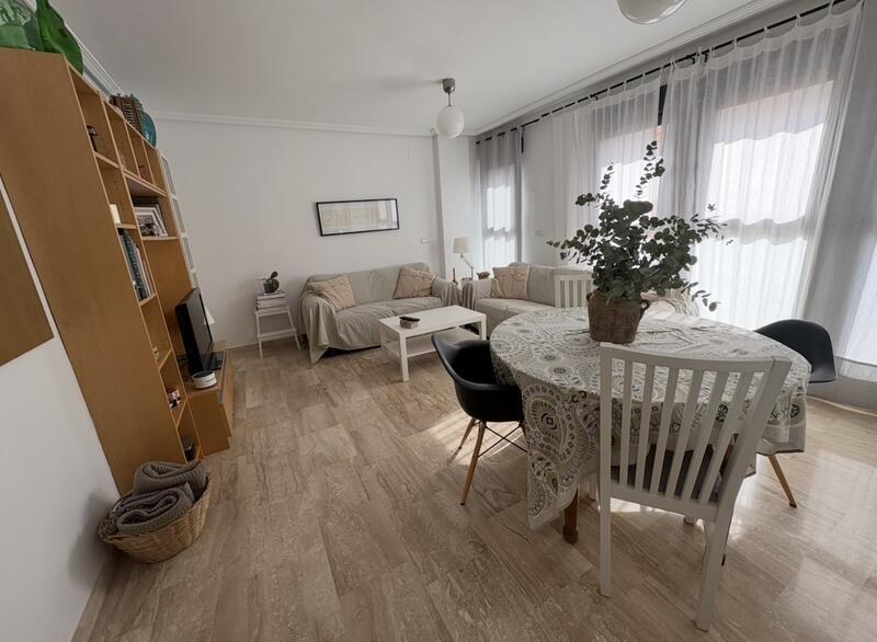 Chambre double &middot; salle de bains.  13