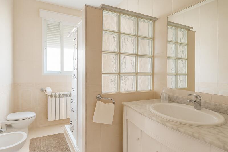 Habitación individual &middot; Baño privado.  2