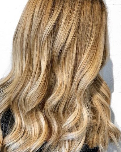 Image of  Women's Hair, Color, Blonde, Hair Length (Women's Hair), Long Hair (Upper Back Length), Beachy Waves, Style