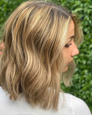 Image of  Women's Hair, Balayage, Color, Blonde, Shoulder Length Hair, Hair Length (Women's Hair), Beachy Waves, Style, Blunt (Women's Haircut), Haircut (Style)