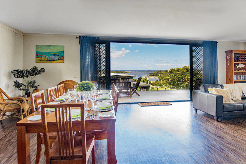 Bella Views luxury holiday rental in Mallacoota - Interior/exterior view 2
