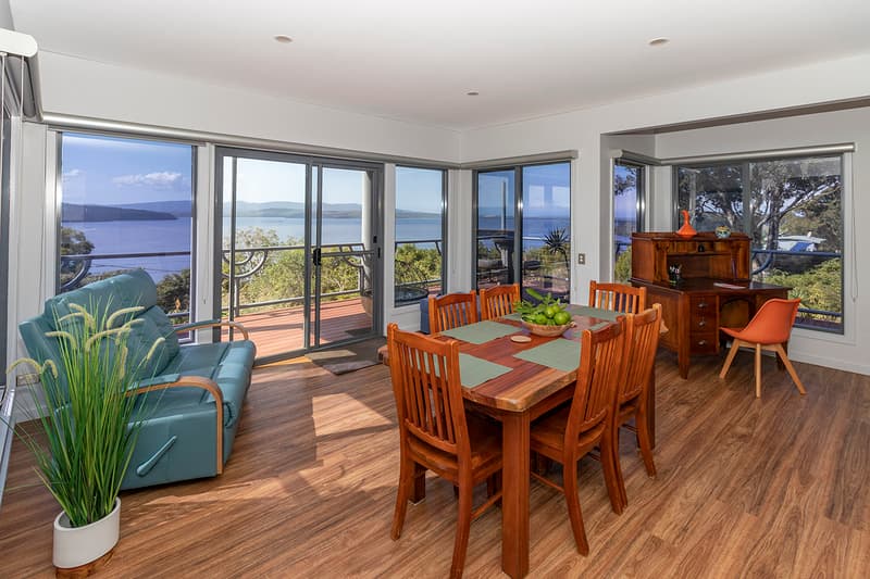 Blue Waters luxury holiday rental in Mallacoota - Interior/exterior view 2