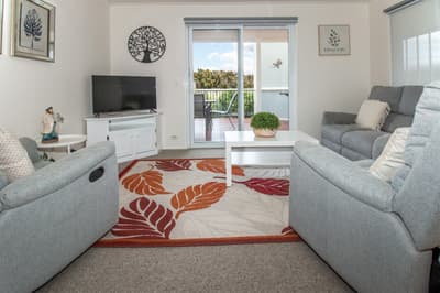 Yolly's Cottage - Image 2