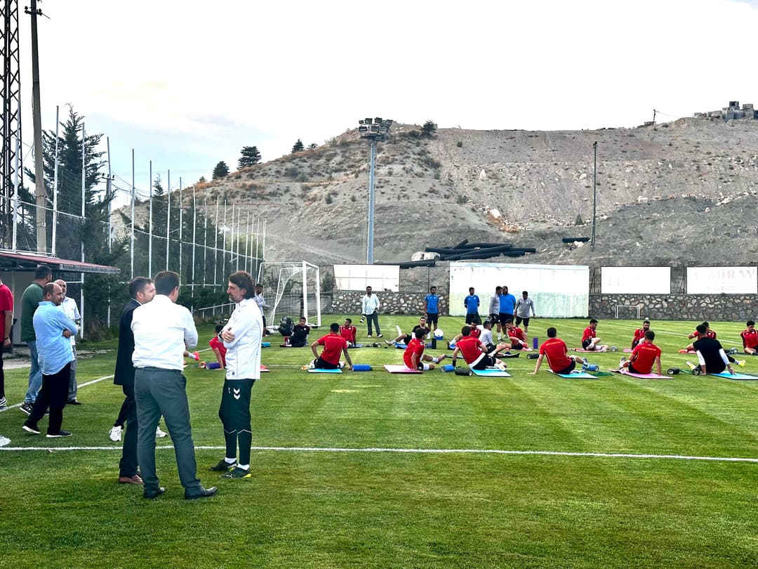 Yeşilyurtspor Kulüp Başkanı Ayhan: “Güçlü ve Sürdürülebilir Bir Takım Kuruyoruz”