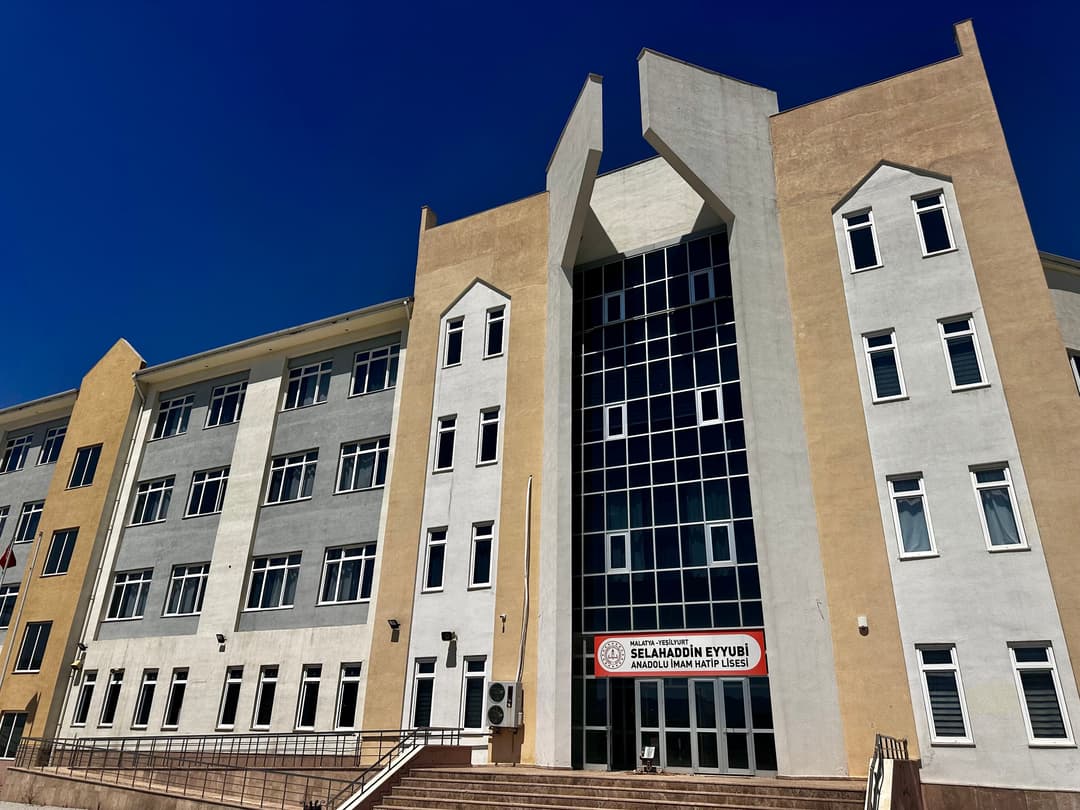 Selahaddin Eyyubi Anadolu İmam Hatip Lisesinden YKS’de Büyük Başarı