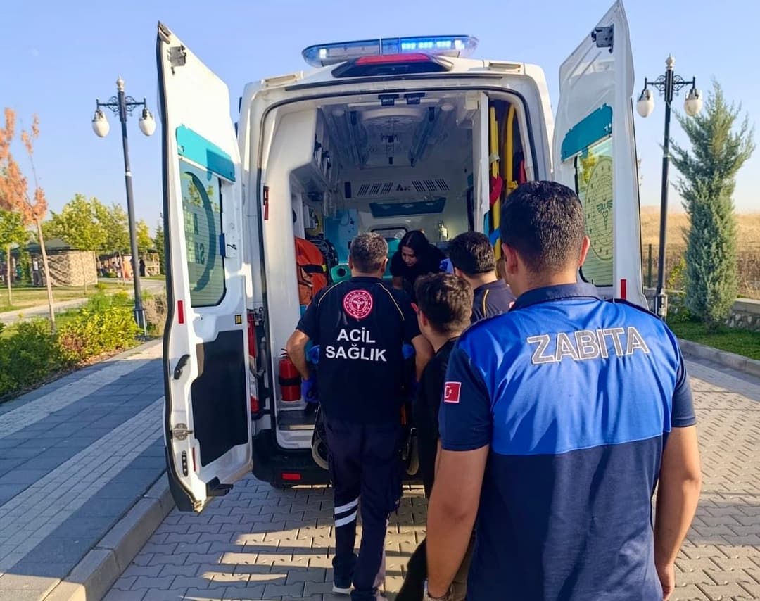 Parkta Epilepsi Nöbeti Geçirdi: Zabıta Ekipleri Seferber Oldu