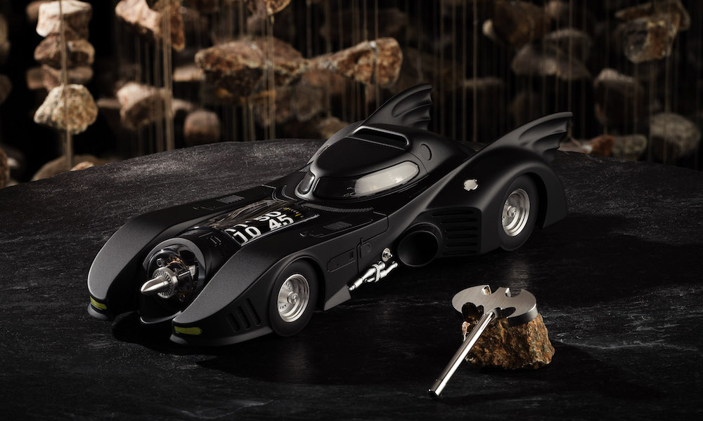 Kross Studio 989 BATMOBILE DESK CLOCK