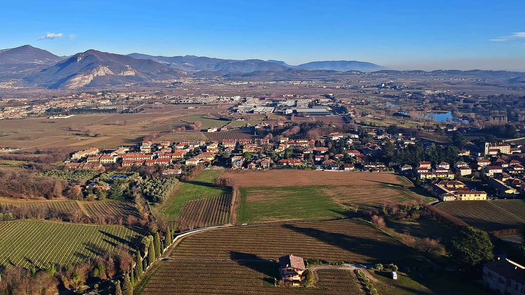 フランチャコルタ3D 地図 フランチャコルタ3D 地図 イタリアワインの銘醸地の【3D】の地図