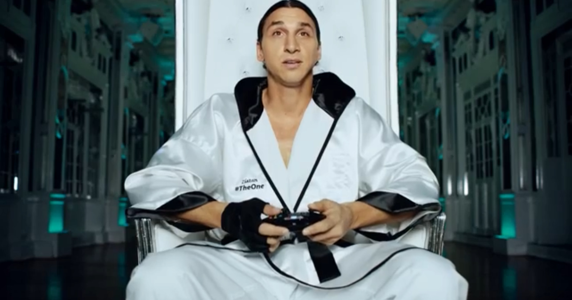 Ibrahimovic-Xbox-One-TV-commercial