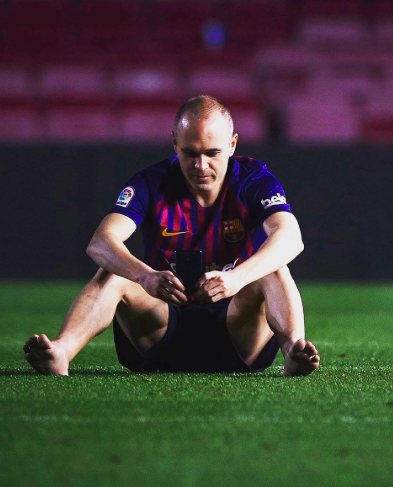 andres-iniesta-barcellona-vissel-kobe-3