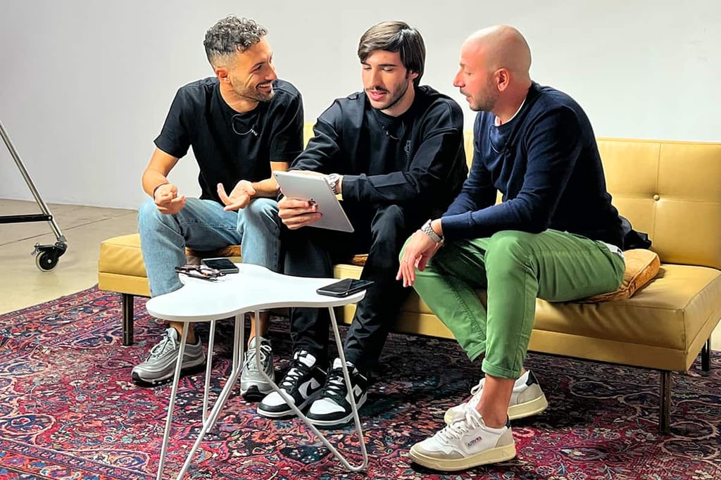 Fabio Tocco, Sandro Tonali e Emanuele Stivala durante l'intervista per OneFootball