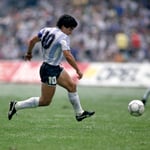 Maradona con la maglia dell'Argentina ai campionati del mondo del 1986