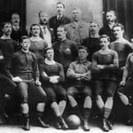 Una foto vintage di una squadra di calcio del 1888