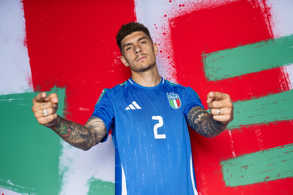 Giovanni Di Lorenzo con la maglia della Nazionale per Euro 2024