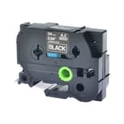 Fita laminada compatível com TZe-355. Texto branco sobre fundo preto. Largura: 24 mm. Comprimento: 8 m - TZe-355C (Compatível)