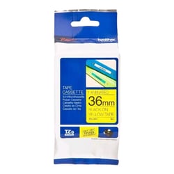 Fita laminada. Texto preto sobre fundo amarelo. Largura: 36 mm. Comprimento: 8 m - Brother TZe661
