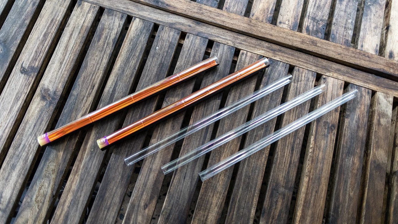 Demi-tubes qui entrent dans une valise