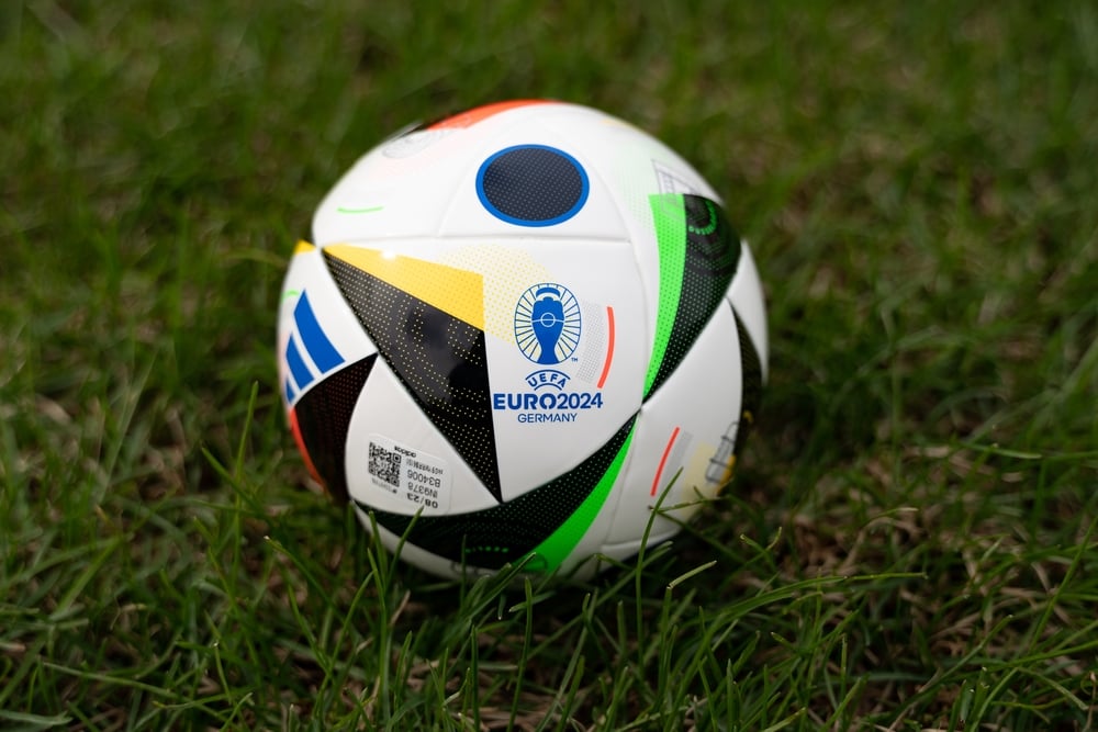 Foto,Pallone,Ufficiale,Euro,2024,Su,Prato,D',Erba