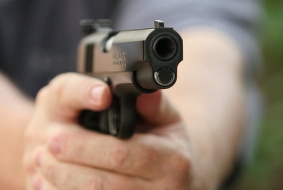 [OPINION] Chicago Man Who Fired Two Shots At Robber As He Ran Away Will Not Face Charges