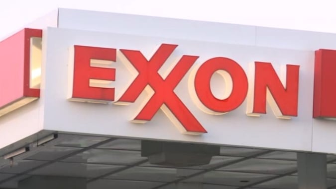 Gas Station Employee Turns The Tables On Robber By Shooting First