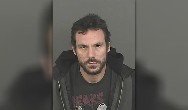 Thief Tries To Pass Counterfeit Cash To Buy Laptop, Pretends He Has A Gun, But Seller Counters With Real Gun