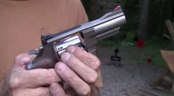 [VIDEO] How NOT To Shoot A Revolver